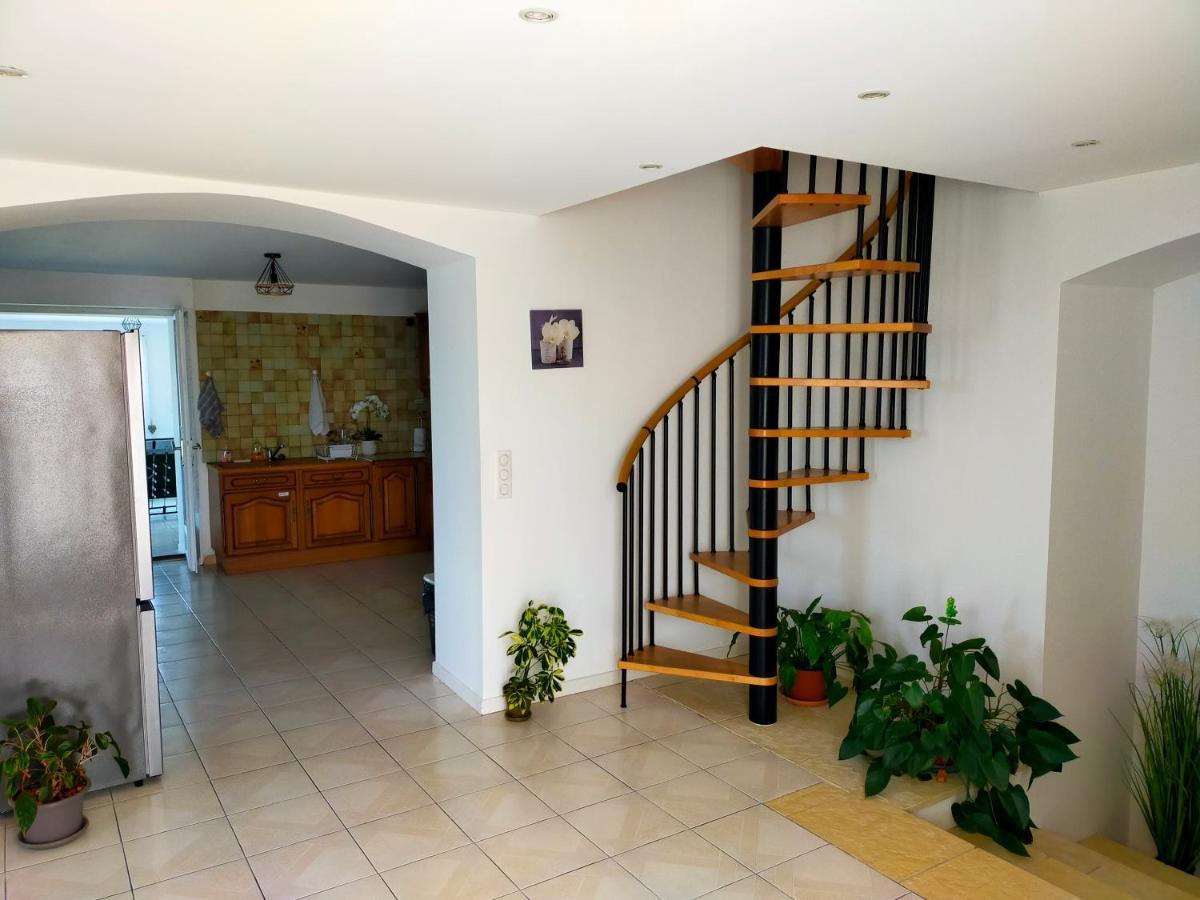 Celles  Gite Chez Cheynaud מראה חיצוני תמונה